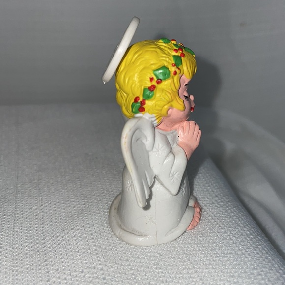 Vintage 1980 WALLACE BERRIE Christmas Praying Angel Halo PVC 2 inches - Picture 4 of 6